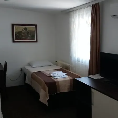 Gros - Hotel Leskovac (Jablanica)