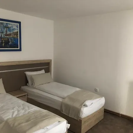 Gros - Leskovac Hotel 2*