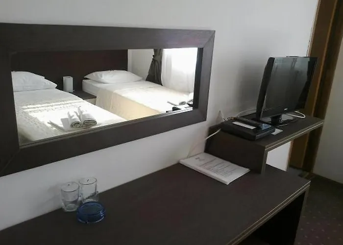 Gros - Hotel Leskovac (Jablanica)